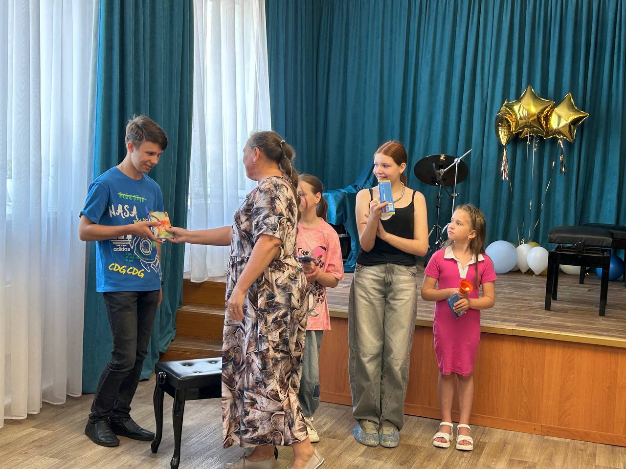 УГАДАЙ МЕЛОДИЮ … УГАДАЙ МЕЛОДИЮ …