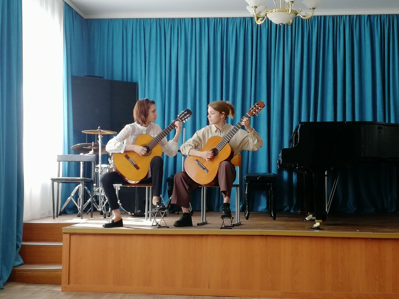 выпускники