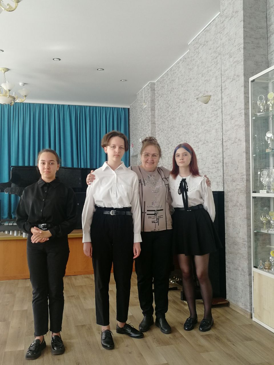 выпускники