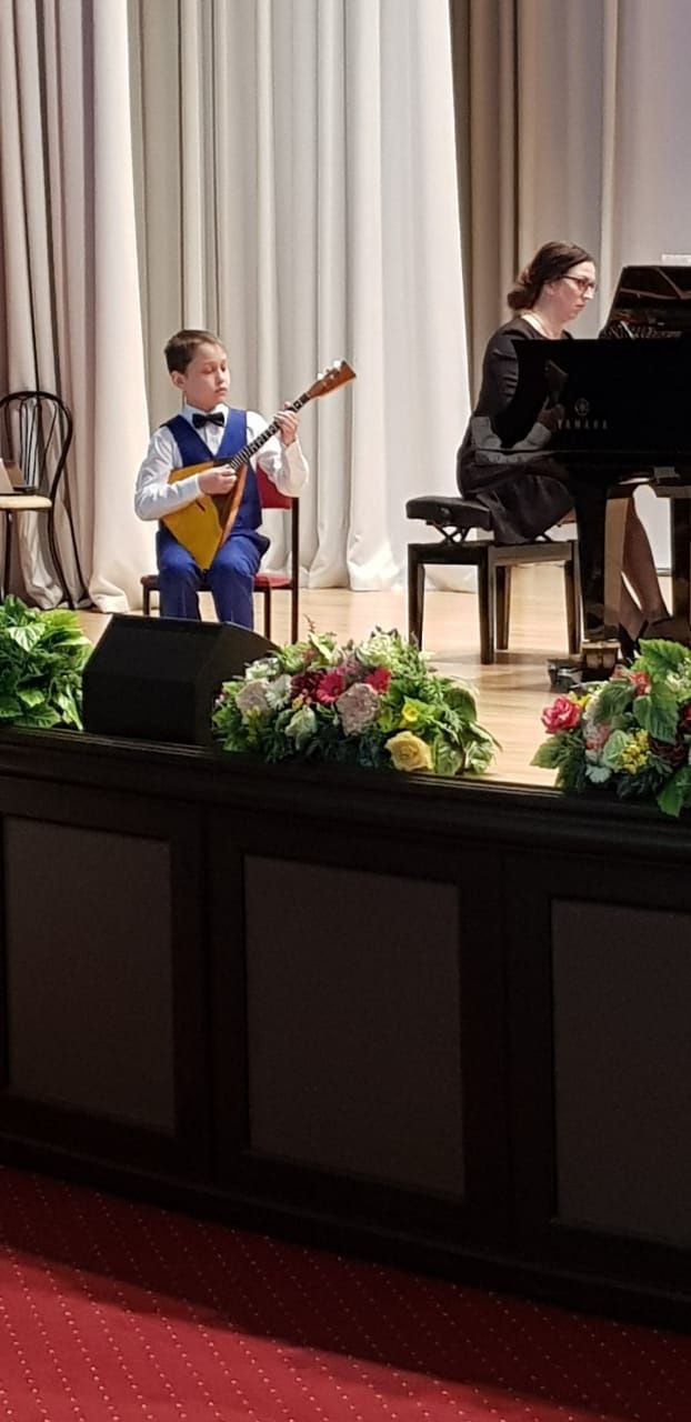 участники
