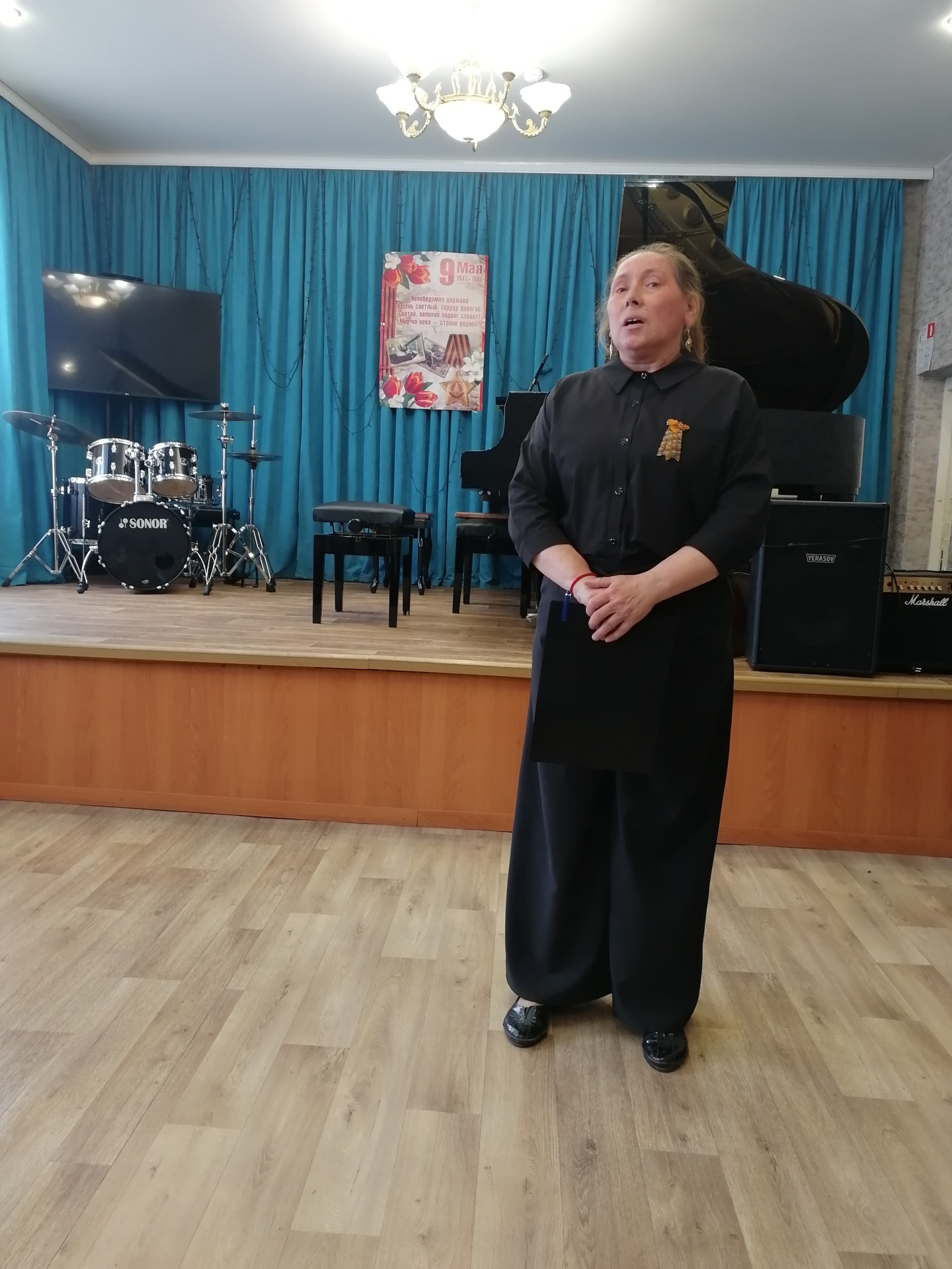 участники